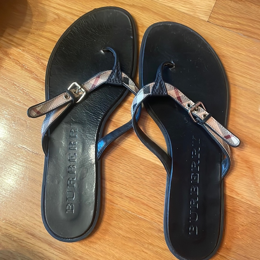 Burberry Flip-Flops